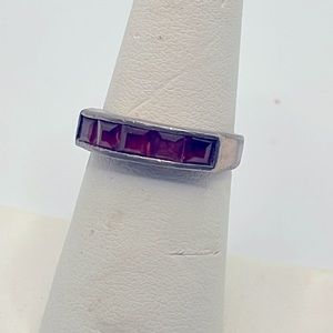Vintage sterling silver and red garnet ring size 6